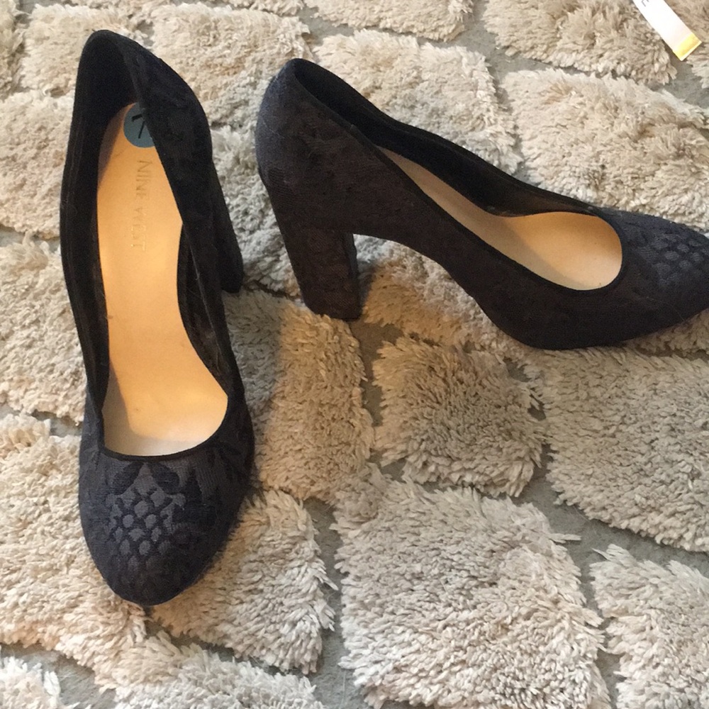 Velvet patterned heels